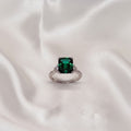 Anillo Esmeralda Cushion Tres Piedras Talla 7