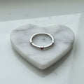 Anillo Banda Pavé Corazón Esmalte Rojo Central Talla 7