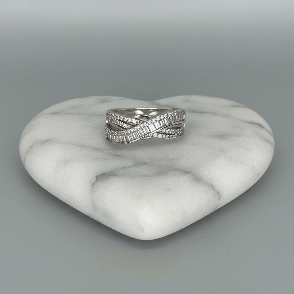 Anillo Banda Ancha Trenzada Cruzada Pavé Redondo Baguette Talla 8