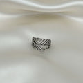 Anillo Pluma Calada Pavé Oxidado Talla 7