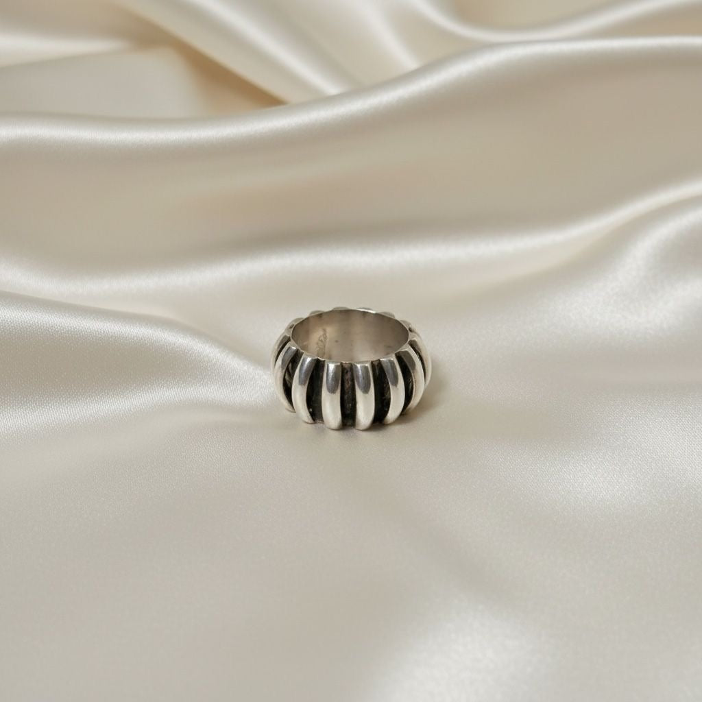Anillo Domo Acanalado Costillas Verticales Oxidado Talla 7