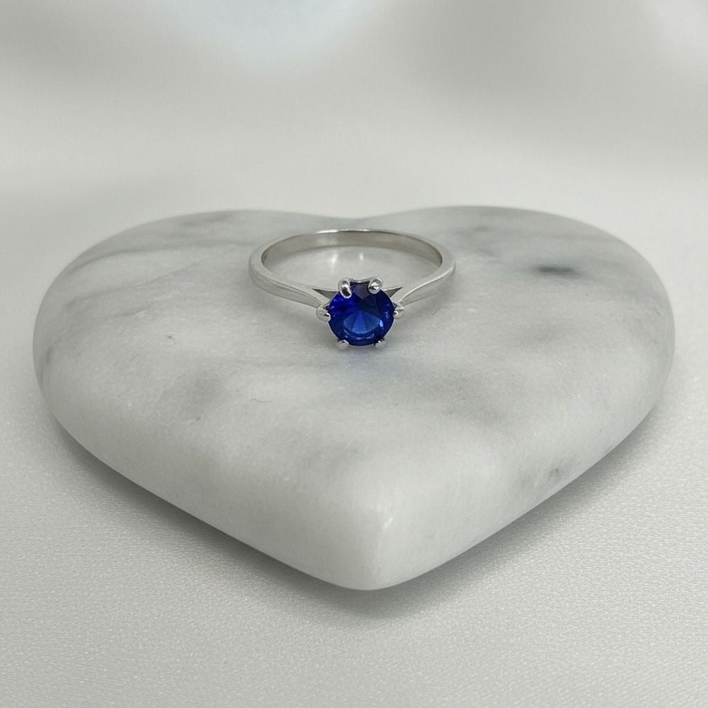 Anillo Solitario Zafiro Azul Redondo Seis Garras Banda Fina Talla 7.5