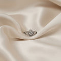 Anillo Solitario Doble Halo Redondo Banda Dividida Talla 7