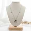 Collar Floral Calado con Cristal